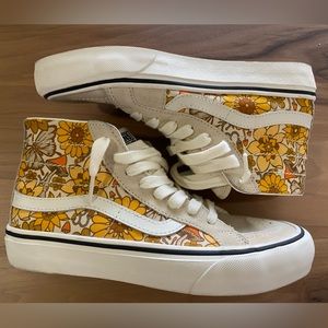 Vans SK8-Hi 38 Decon SF Trippy Floral 'Sandshell Marshmallow' size 6.5